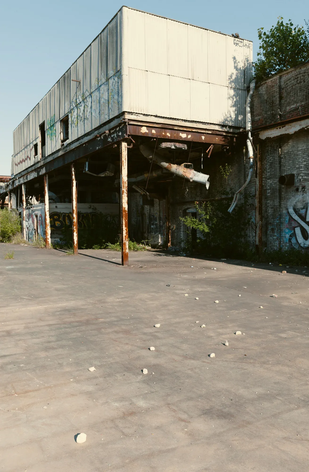 Storefront and streetscape, Bridgeport CT — frame 15.